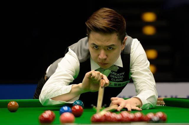 整个球队的 整个球队的