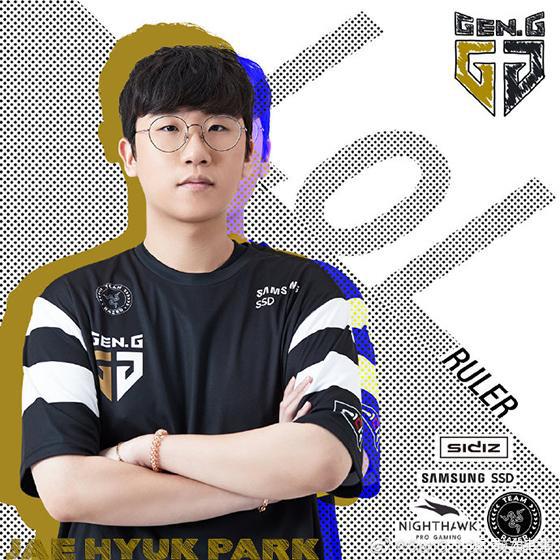 何瑋桁與張 何瑋桁與張