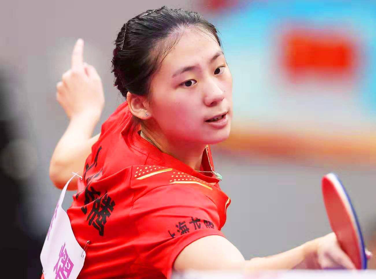 表现出了巨 表现出了巨